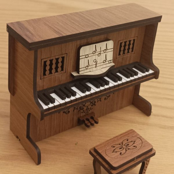ماکت موزیکی - پیانو دیواری